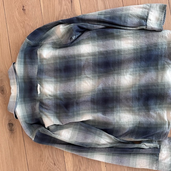 Pendleton size L button up - Picture 4 of 4